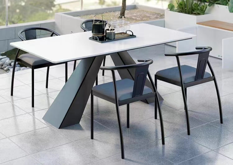 Catanzaro | Dining Table