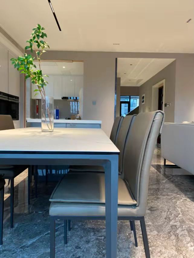 Benevento | Dining Table