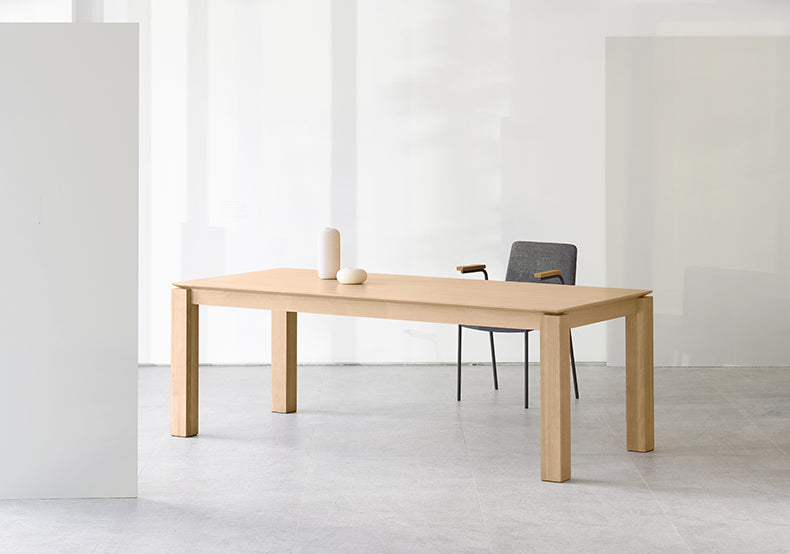 Flanna | Dining Table